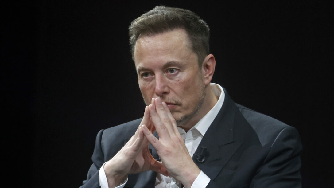 Musk says the chances of AI destroying humanity are 20%, but it's still worth the risk