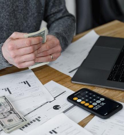 e4e9cea0j00sj25n0000sd000c100d3m 瑞典支付巨头 Klarna 计划裁掉一半员工:靠 AI 便可维系