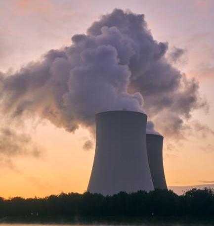 AI uses huge amounts of energy and exacerbates climate crisis, experts warn