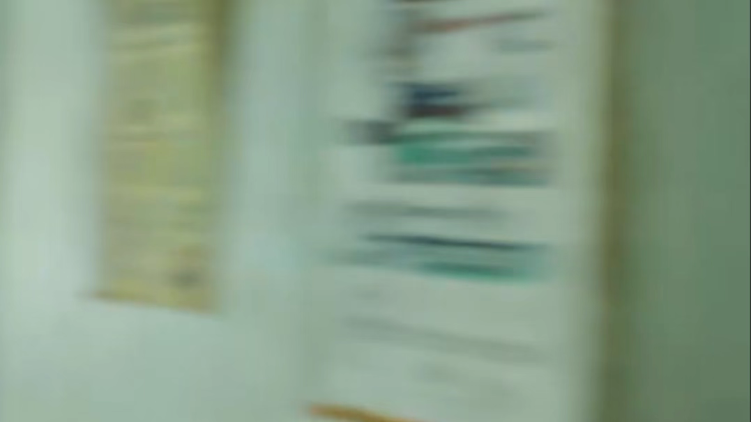 893d67a3j00t25n3a006ud000tx00gup 如何用AI制作电影?15个专业级运镜,让你的AI视频秒变电影大片