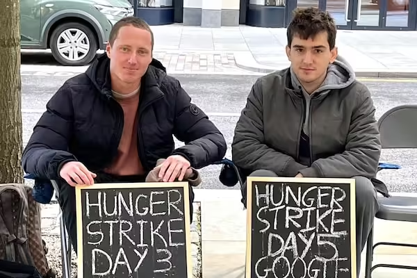 17 days on hunger strike, an American man outside Anthropic headquarters calling for an end to the AGI competition