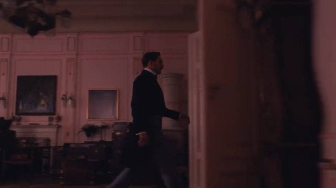 e1b0c145j00t25mik0093d000tt00grm 如何用AI制作电影?15个专业级运镜,让你的AI视频秒变电影大片