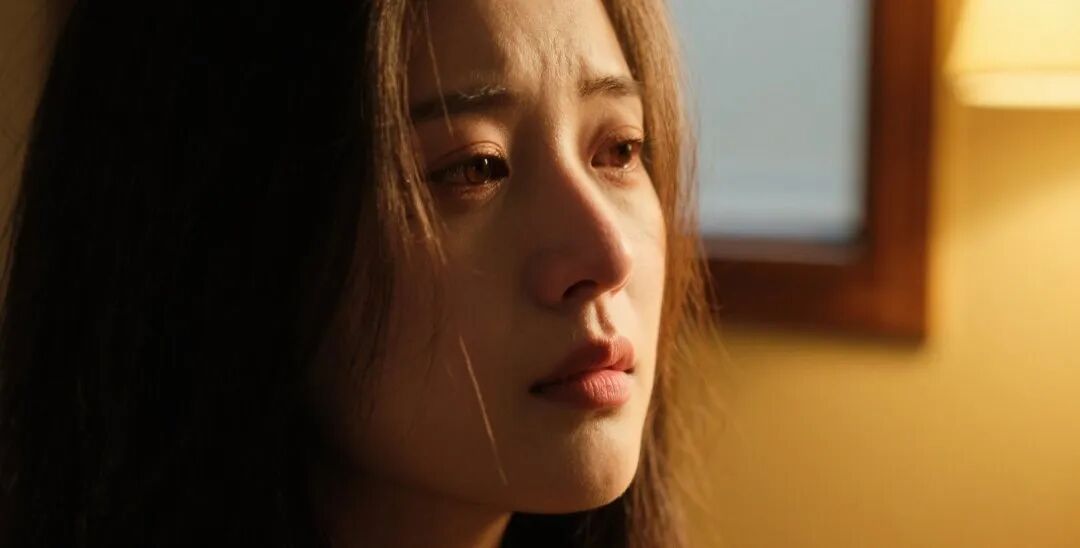 f5cfb022j00t25mi9000wd000u000f8m 如何用AI制作电影?15个专业级运镜,让你的AI视频秒变电影大片