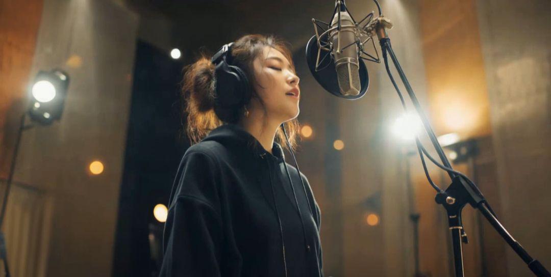 020c2c9cj00t4ruye0019d000u000f4p AI改编爆款神曲,手把手教你制作音乐MV《没出息》