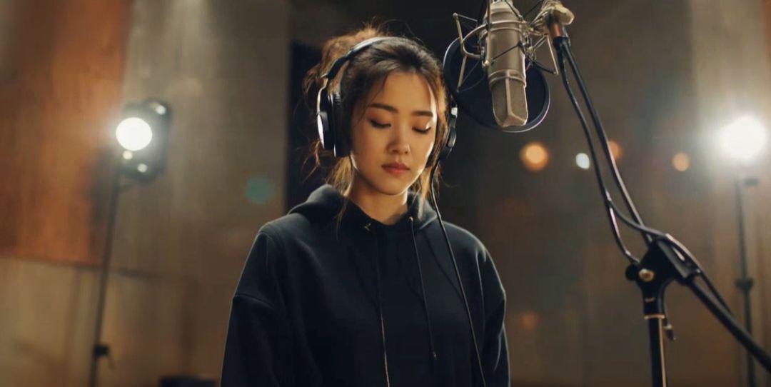 46afd0eej00t4ruy80017d000u000f2p AI改编爆款神曲,手把手教你制作音乐MV《没出息》