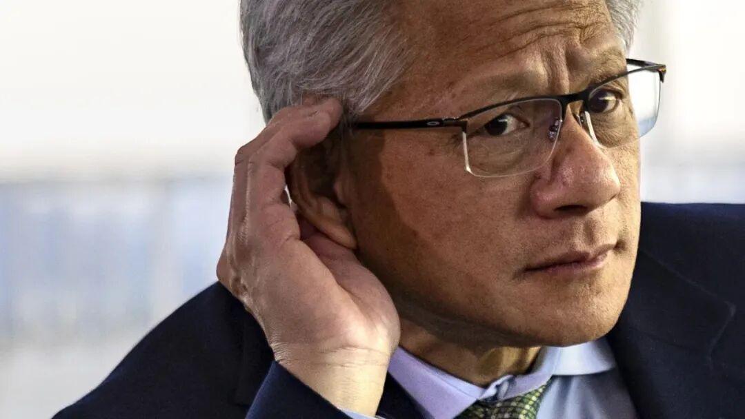 7611fb96j00t6ucdz001od000u000gwm 黄仁勋:AI 不会摧毁就业,反而创造新产业