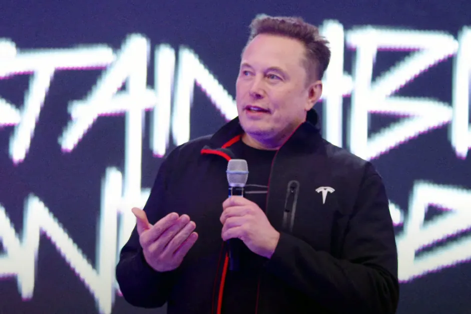 856c6331j00t7gbch00h6d000q500hgp 马斯克放豪言:xAI 三年内将击败竞争对手,最快明年实现通用人工智能