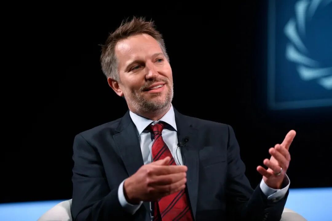 303747e1j00tdkluj001ad000u000k0m 领英 CEO:AI 时代,这四项软技能正在升值