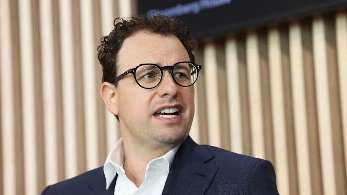 Dario Amodei：AI 五年内或取代半数初级白领