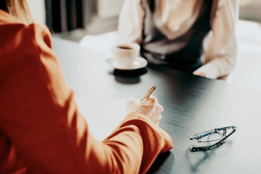 RECRUITING CONSULTANTS: IN THE ERA OF AI, JOB-SEEKERS ARE ALSO LOOKING BACKWARDS AT THE MATURITY OF AI