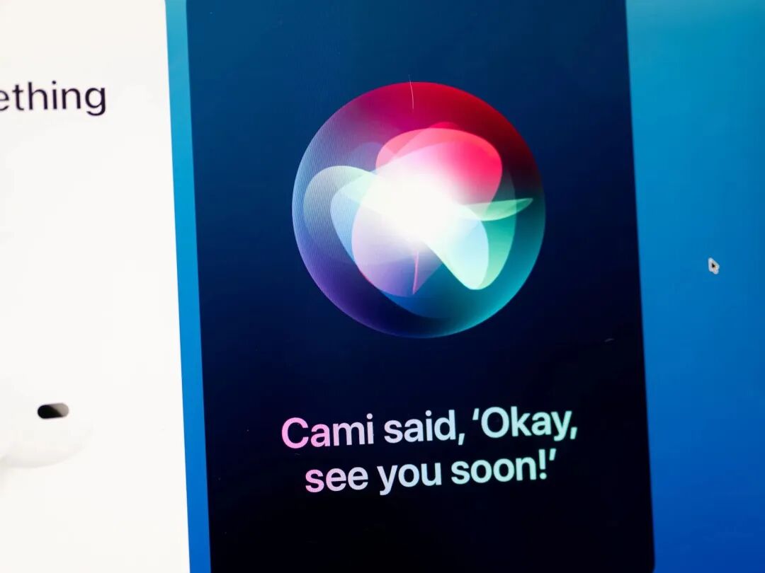 d0b78f02j00tf7r6j0015d000u000mim 曝苹果独立 Siri 应用支持对话自动删除、底层模型大量替换为 Gemini