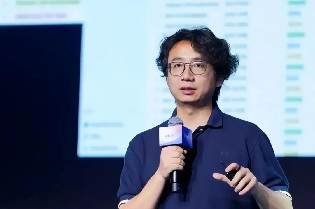 df45e0dbj00thmu0u001ad000u000jvm 阿里整合三大 AI 智能体产品,92 年钉钉 CEO 陈宇森统领