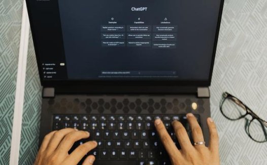 日本今年将推动 AI 监管立法,目标解决虚假信息和侵权等问题