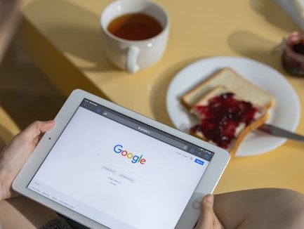 谷歌 CEO 承认 AI 摘要功能存在“幻觉”问题:尚无解决方案