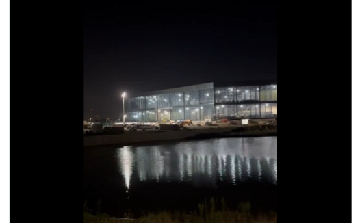 特斯拉得州超级工厂 AI 数据中心采用液冷散热,xAI 超级计算机工程如火如荼建设中