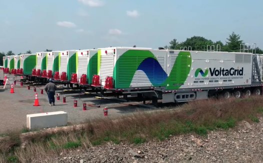 马斯克的“世界最强大 AI 数据中心”目前由 14 台移动发电机供电，引环保担忧