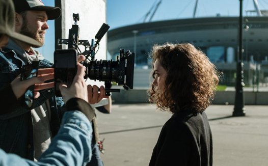 美国加州批准里程碑 AI法案,要求保护演员数字肖像