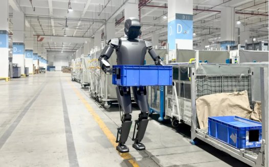 优必选发布全新一代工业人形机器人 Walker S1,进入比亚迪等汽车工厂实训