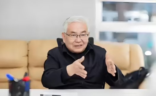 对话中国工程院院士郑纬民:DeepSeek,究竟厉害在哪里