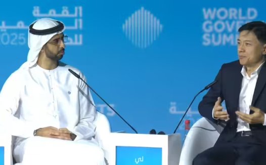 百度李彦宏谈 DeepSeek：大模型推理成本每年降低 90% 以上