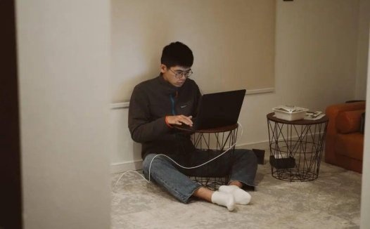 前月之暗面海外产品创始人:做 AI 代码社区是为了激发用户创作欲