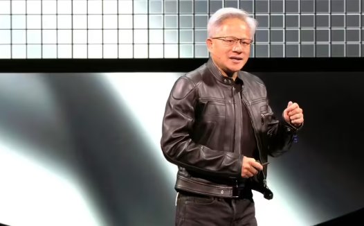 英伟达黄仁勋盛赞 AI 行业变革速度惊人：过去 10 年进步了 100 万倍
