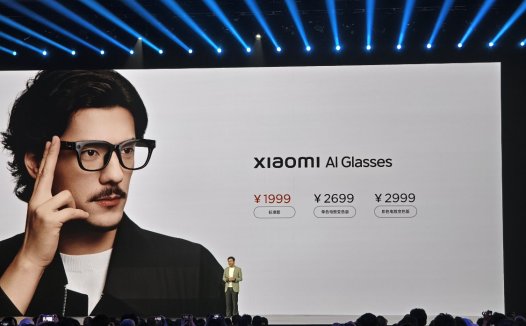 小米首款 AI 眼镜发布:第一人称相机、超级小爱、看一眼支付,1999 元起