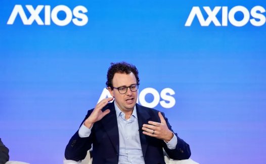 Claude 公司 CEO 示警称 AI 加速取代人类，近半白领岗位未来 5 年恐被淘汰