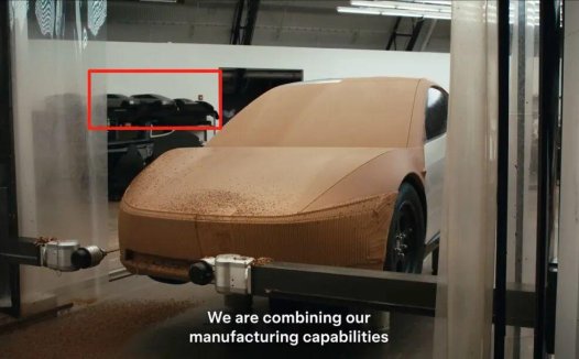 马斯克发布终极 AI 计划：人形机器人是主力