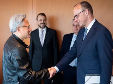 10 亿欧元部署 1 万块 GPU：黄仁勋被曝下月亲临柏林，将宣布欧洲 AI 算力枢纽项目