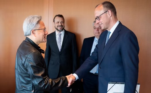 10 亿欧元部署 1 万块 GPU：黄仁勋被曝下月亲临柏林，将宣布欧洲 AI 算力枢纽项目