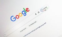 Google 搜索加码 AI 功能，开始测试「无缝切入」对话式 AI