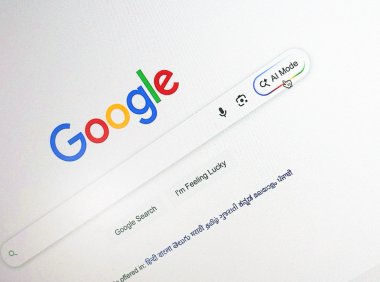 Google 搜索加码 AI 功能，开始测试「无缝切入」对话式 AI