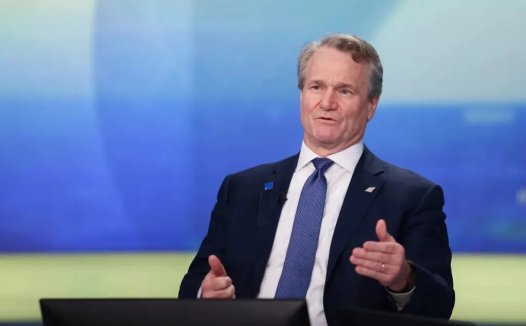 美国银行 CEO：AI投资累积效应显现，风险可控、增长提速