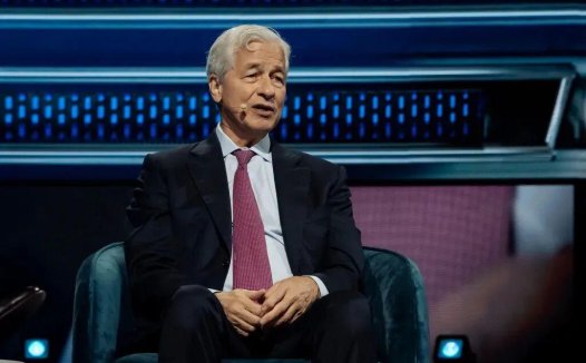 摩根大通 CEO：在 AI 时代，情商等「软技能」对就业更重要