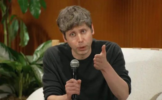 山姆 · 奥特曼：企业若不拥抱 AI，将被全 AI 公司淘汰