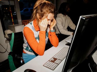 研究称「996」工作模式正在硅谷 AI 行业蔓延