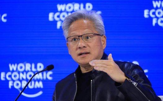 黄仁勋：AI 不会取代软件，市场恐慌「不合逻辑」