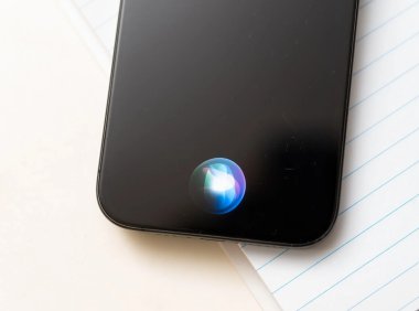 苹果或允许第三方 AI 接入 Siri