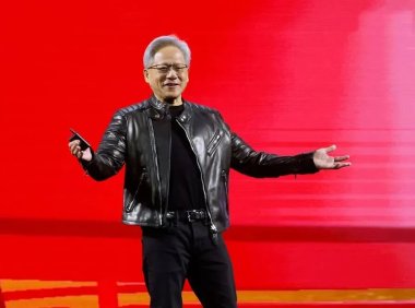 黄仁勋：AI 正在创造大量就业，「末日论」只会让人不敢用 AI