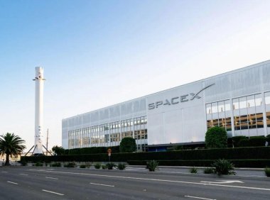 SpaceX 正式启动 IPO，估值 1.25 万亿美元，或成史上最大规模上市