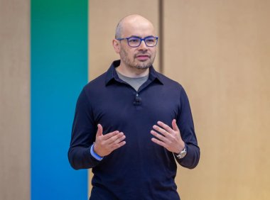 Google DeepMind CEO 哈萨比斯:AI 不会让 STEM 和计算机科学学位失去价值