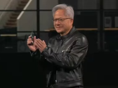 英伟达 CEO 黄仁勋：在很多任务上我们已实现 AGI，该里程碑已无意义