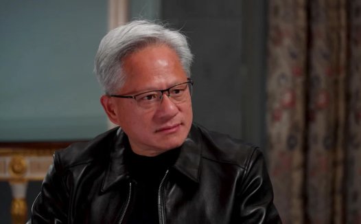 黄仁勋:AI 安全与能力要一起推进,确知伤害时会停止供货